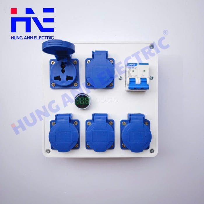 bo-chia-nguon-dien-cong-nghiep-5-o-cam-co-aptomat-va-den-bao-von (36)
