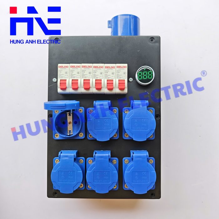 hb-mau-so-03-hop-chia-06-aptomat-dieu-khien-06-o-cam-co-den-bao (5)